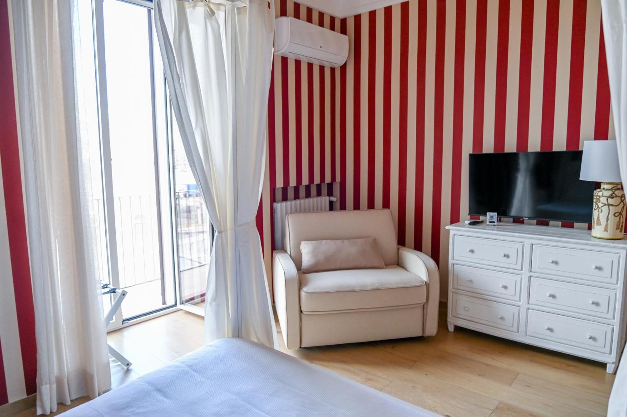 Hotel Le Residenze Del Capitano Bari Habitación foto